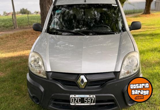 Utilitarios - Renault Kangoo confort 1.6 5as 2015 GNC 157000Km - En Venta
