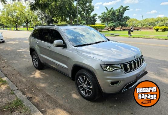 Camionetas - Jeep Grand cherokee 2017 Nafta 132000Km - En Venta
