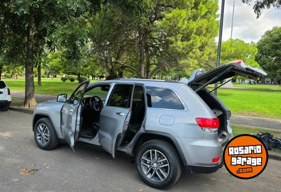 Camionetas - Jeep Grand cherokee 2017 Nafta 132000Km - En Venta