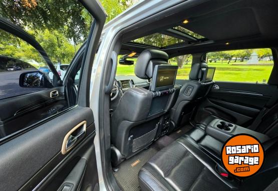 Camionetas - Jeep Grand cherokee 2017 Nafta 132000Km - En Venta