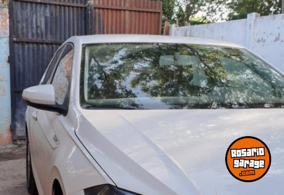 Autos - Volkswagen Polo conforline 2019 Nafta 76000Km - En Venta