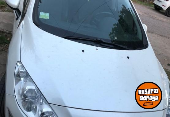 Autos - Peugeot 308 Allure navegador 2015 Diesel  - En Venta