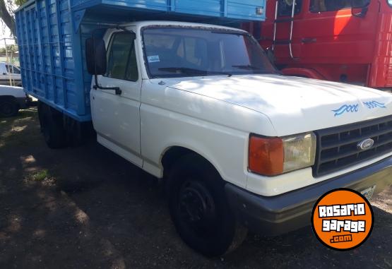 Camiones y Gr�as - VENDO  FORD F-4000 1993 $18.000.000 Y ESCUCHO OFERTAS - En Venta
