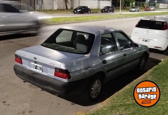 Autos - Ford Escort clx 1998 Nafta 123456Km - En Venta