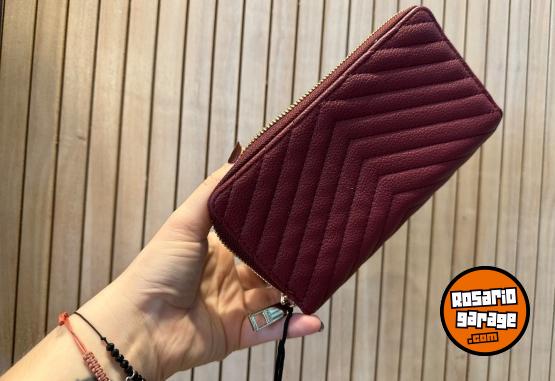 Indumentaria - Billetera Prune - En Venta