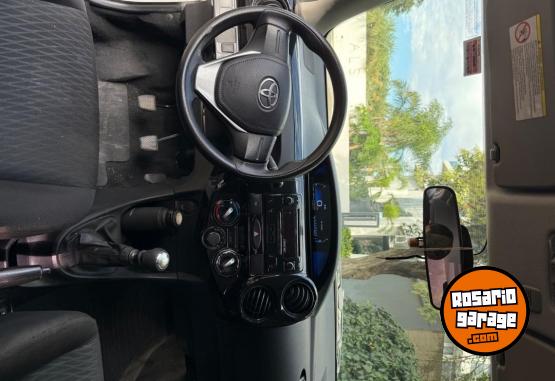 Autos - Toyota Etios 2021 Nafta 62051Km - En Venta
