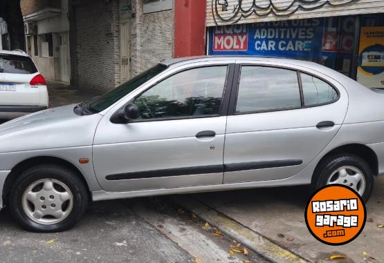 Autos - Renault Megane 1,9 d 1998 Diesel 258000Km - En Venta