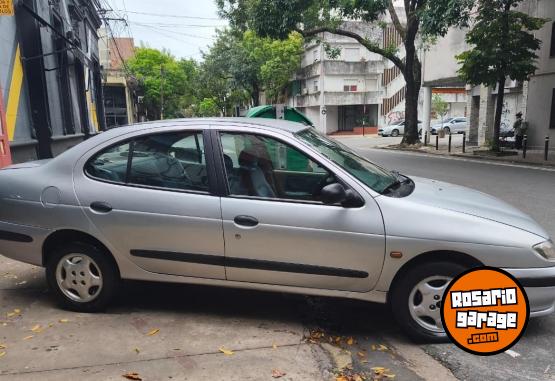 Autos - Renault Megane 1,9 d 1998 Diesel 258000Km - En Venta