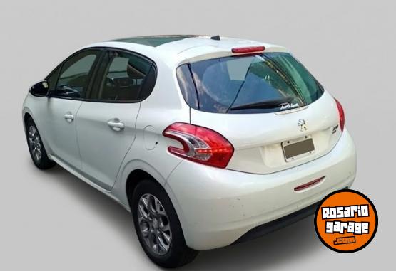 Autos - Peugeot 208 ALLURE TOUCHSCREEN 2015 Nafta 130000Km - En Venta