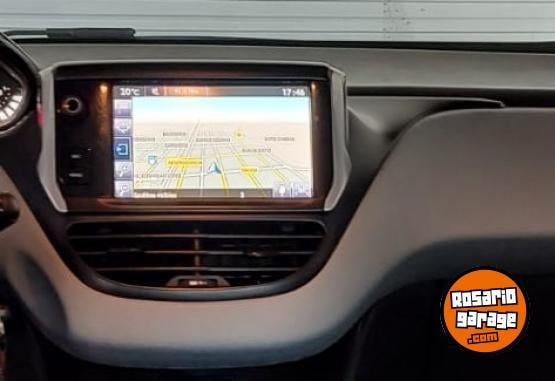 Autos - Peugeot 208 ALLURE TOUCHSCREEN 2015 Nafta 130000Km - En Venta