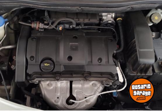 Autos - Peugeot 208 ALLURE TOUCHSCREEN 2015 Nafta 130000Km - En Venta