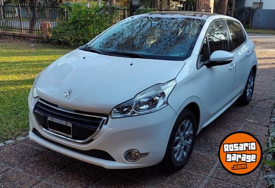 Autos - Peugeot 208 ALLURE TOUCHSCREEN 2015 Nafta 130000Km - En Venta