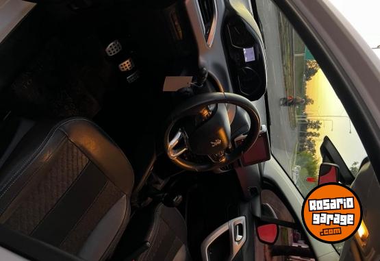 Autos - Peugeot 208 2019 Nafta 106000Km - En Venta