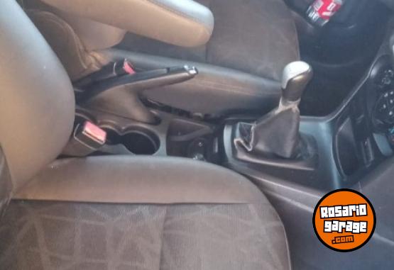 Autos - Ford Ford Fiesta Kinetic 2011 Nafta 130000Km - En Venta