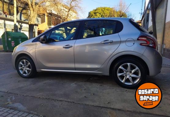 Autos - Peugeot 208 ALLURE TOUCH 2015 Nafta 99000Km - En Venta