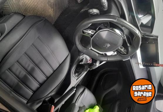 Autos - Peugeot 208 2022 Nafta 78000Km - En Venta