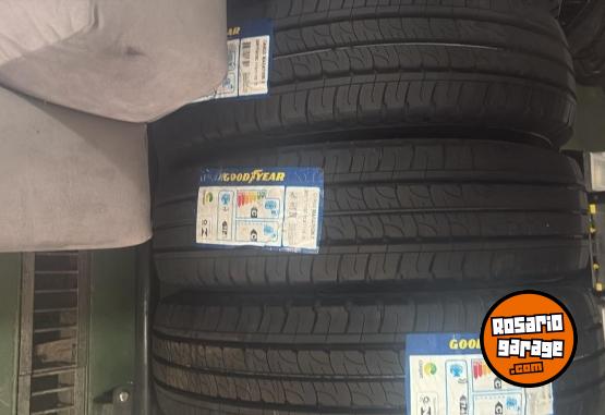 Accesorios para Autos - Goodeyear 205/75/16 - En Venta