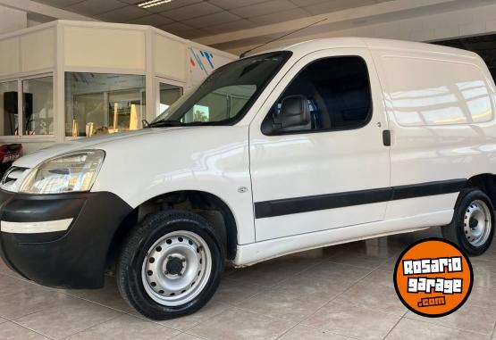 Utilitarios - Peugeot PARTNER FURGON 2020 Diesel 99650Km - En Venta