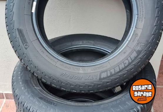 Accesorios para Autos - Cubiertas Michelin 215/65-16 - En Venta