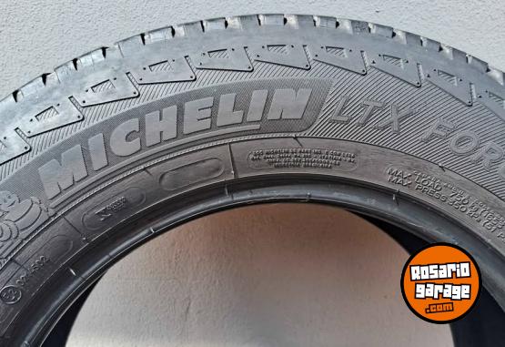 Accesorios para Autos - Cubiertas Michelin 215/65-16 - En Venta