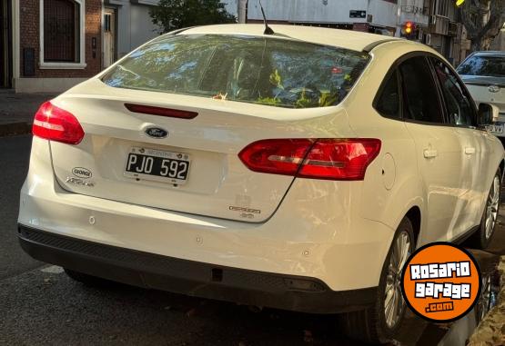 Autos - Ford Focus se plus 2015 Nafta 116000Km - En Venta