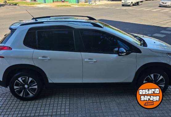 Autos - Peugeot 2008 FELINE 1.6 VTI 2017 Nafta 90000Km - En Venta