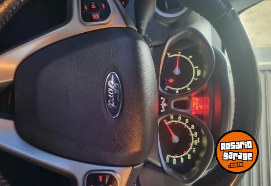 Autos - Ford FIESTA TITANIUM KD 1.6 2013 Nafta 105000Km - En Venta