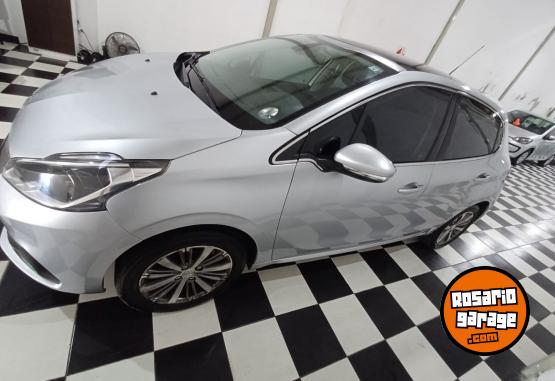 Autos - Peugeot 208 2017 Nafta 108000Km - En Venta