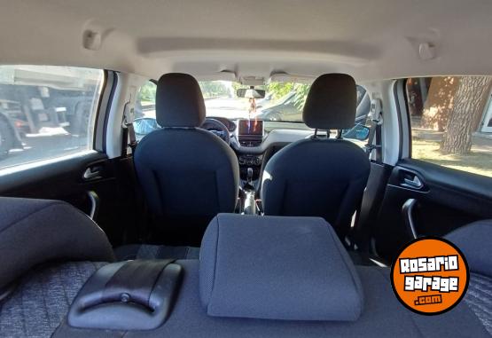 Autos - Peugeot 208 2019 Nafta 150000Km - En Venta