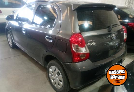Autos - Toyota Etios 2022 Nafta 124000Km - En Venta
