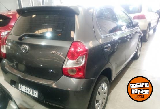Autos - Toyota Etios 2022 Nafta 124000Km - En Venta