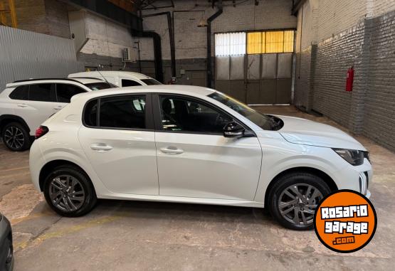 Autos - Peugeot 208 Allure AT 2025 Nafta 10000Km - En Venta