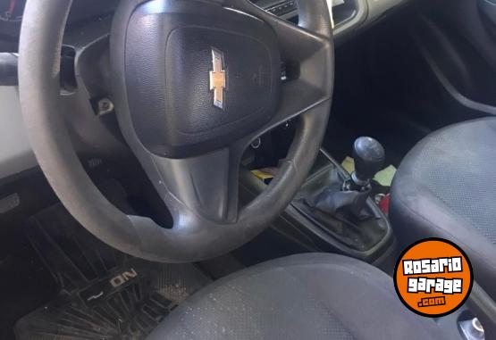 Autos - Chevrolet Onix joy 2018 Nafta 100000Km - En Venta
