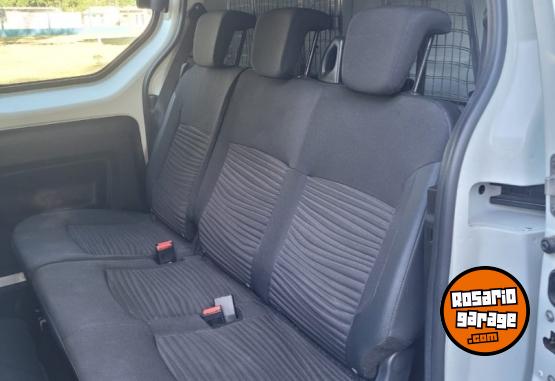 Utilitarios - Renault Kangoo Confort 1.6 5 as. 2020 Nafta 160000Km - En Venta