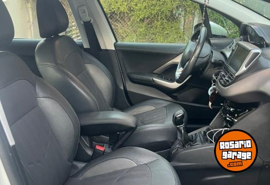 Autos - Peugeot 208 2017 Nafta 160000Km - En Venta