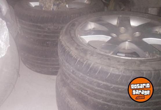 Accesorios para Autos - Vendo llantas - En Venta