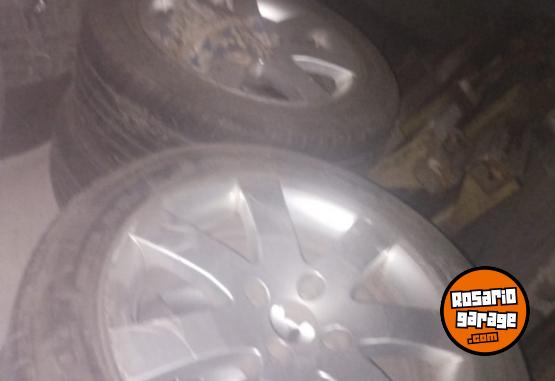 Accesorios para Autos - Vendo llantas - En Venta