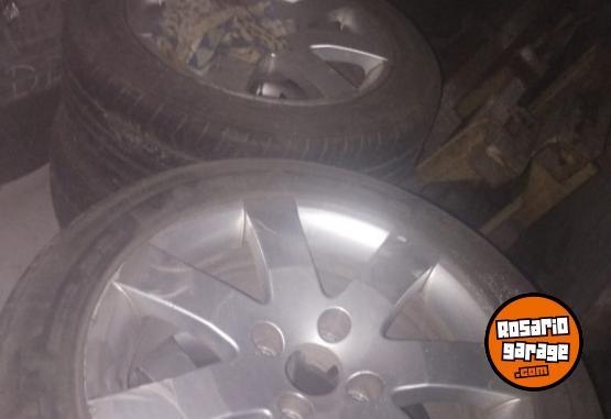 Accesorios para Autos - Vendo llantas - En Venta