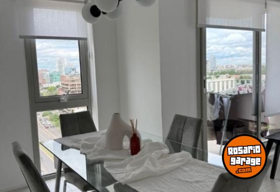 Hogar - Mesa de vidrio con 4 sillas de pana - En Venta