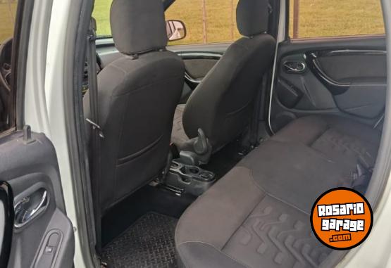 Autos - Renault Duster 2017 GNC 145000Km - En Venta