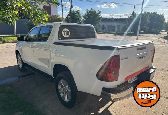 Camionetas - Toyota HILUX SRV 2017 Diesel 112000Km - En Venta