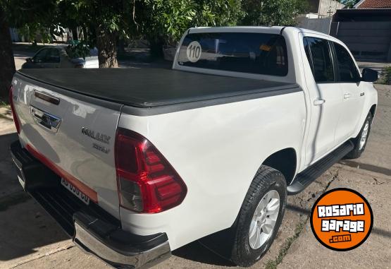 Camionetas - Toyota HILUX SRV 2017 Diesel 112000Km - En Venta