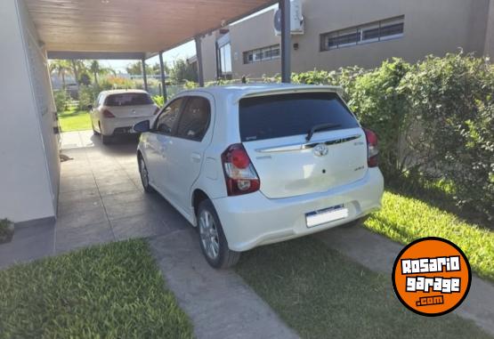 Autos - Toyota Etios 2018 Nafta 80000Km - En Venta