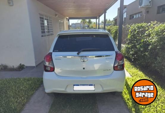Autos - Toyota Etios 2018 Nafta 80000Km - En Venta