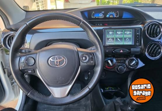 Autos - Toyota Etios 2018 Nafta 80000Km - En Venta
