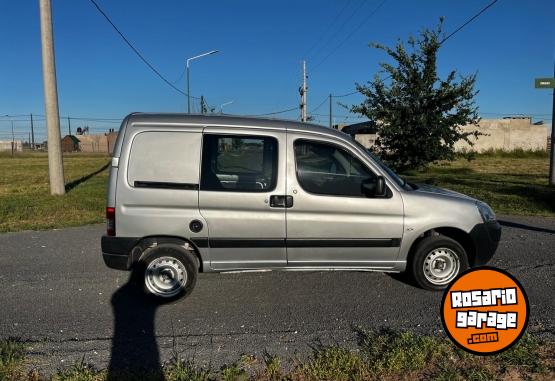 Utilitarios - Peugeot Partner 2017 Nafta 210000Km - En Venta