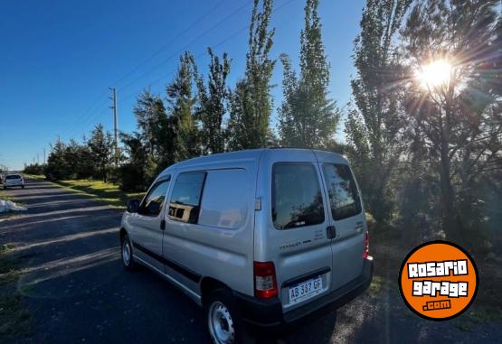 Utilitarios - Peugeot Partner 2017 Nafta 210000Km - En Venta