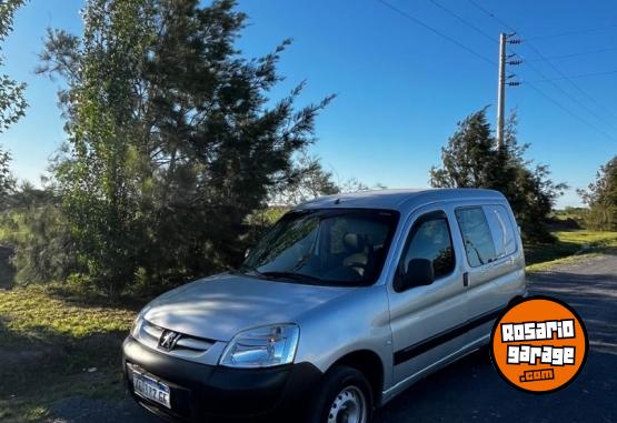Utilitarios - Peugeot Partner 2017 Nafta 210000Km - En Venta