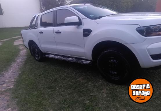 Camionetas - Ford Ranger Safety 4x2 2017 GNC 240000Km - En Venta