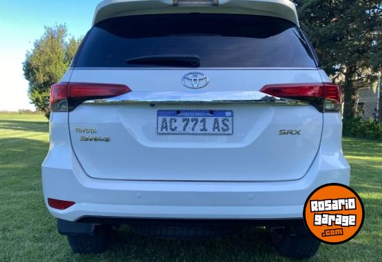 Camionetas - Toyota SW4 SRX 4x4 autom�ticas 7 2018 Diesel 140000Km - En Venta